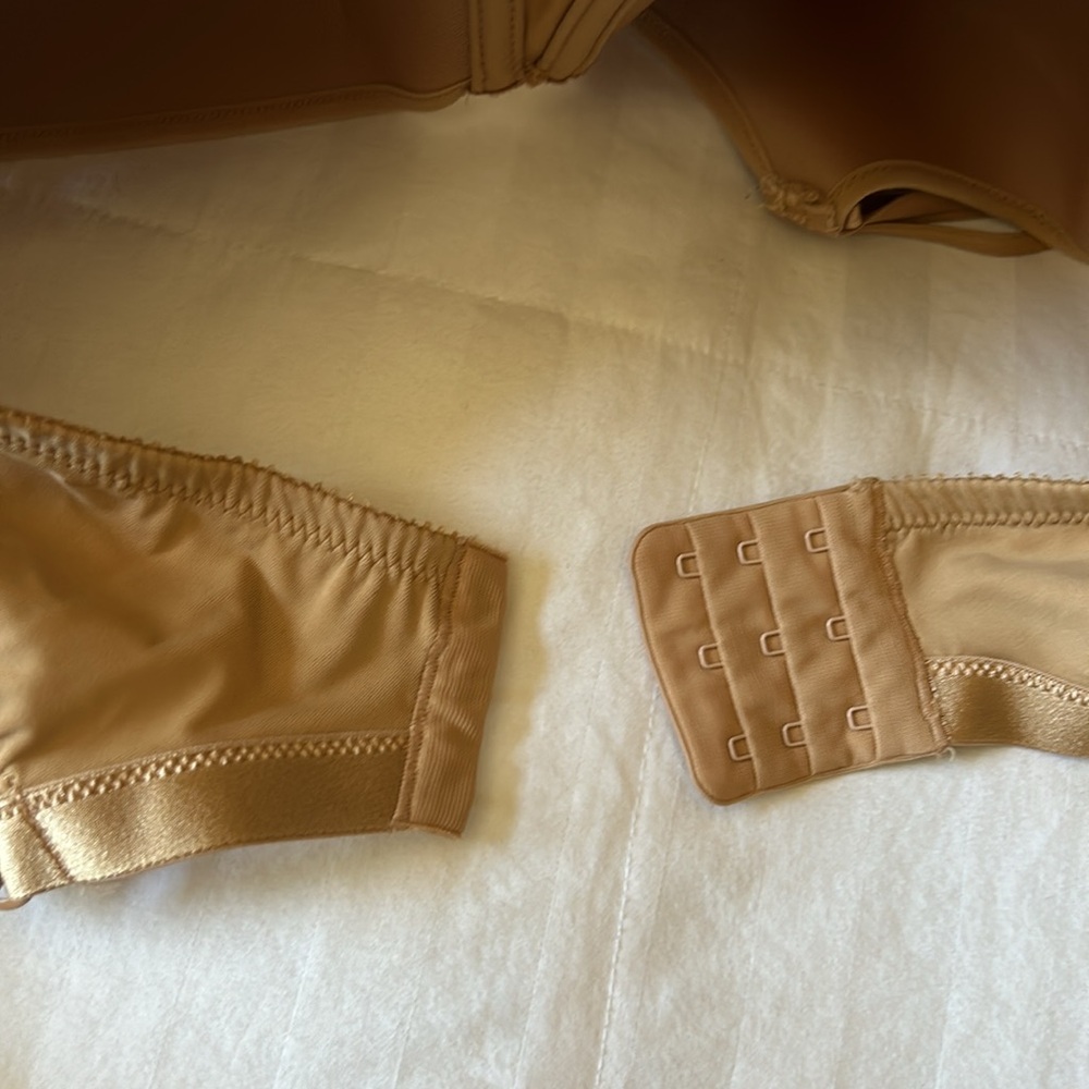 Bras - Picture 2 of 4